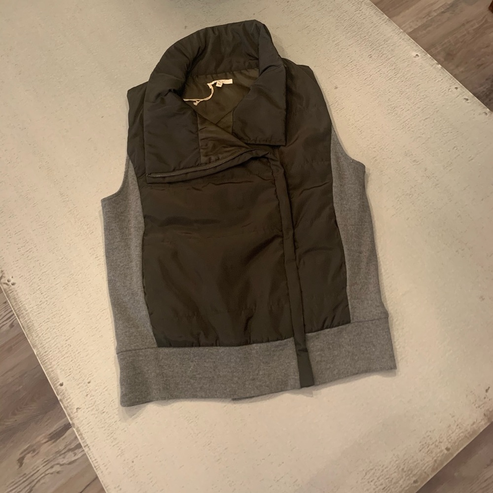 Mystree casual and chic vest